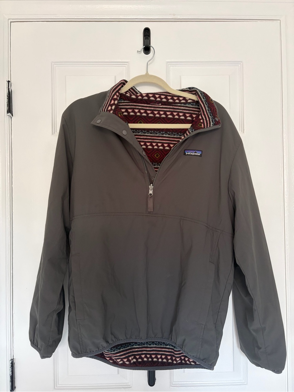 Patagonia Grey Windbreaker Pullover with Red Patterned Fleece Lining